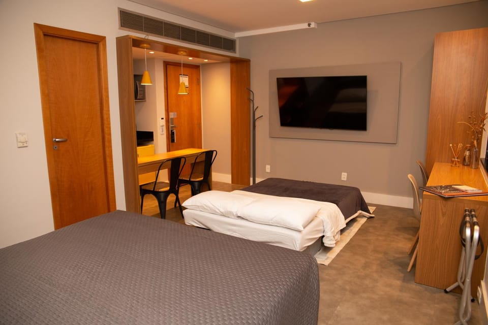 Bed, Kitchen or kitchenette, Photo of the whole room, Dining area, Bedroom