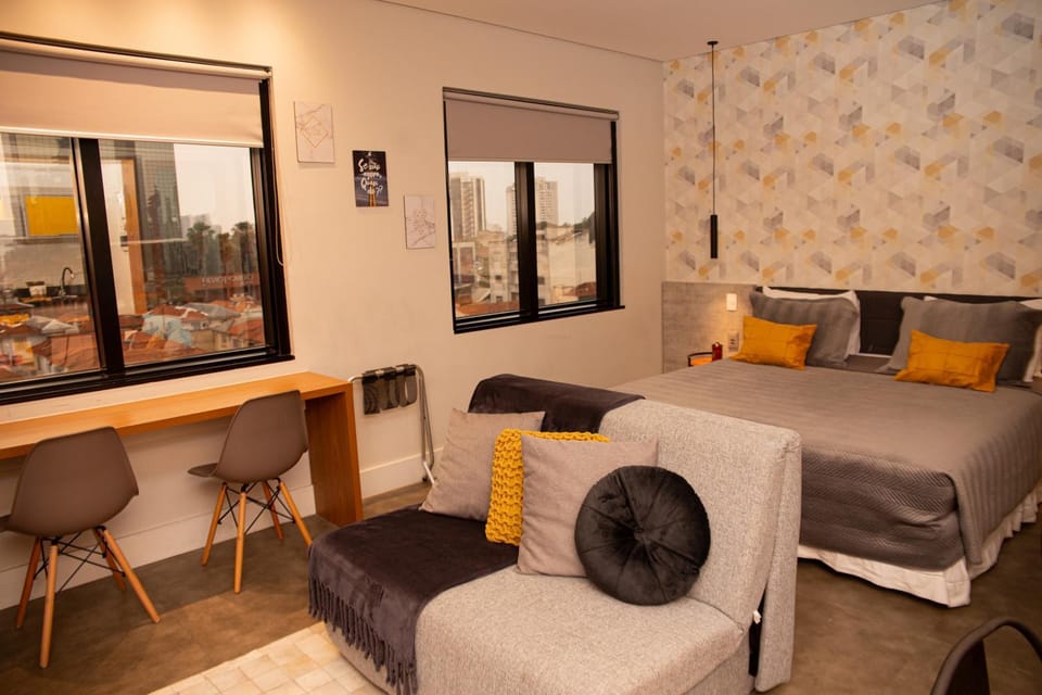 Bed, Living room, Photo of the whole room, Seating area, Bedroom