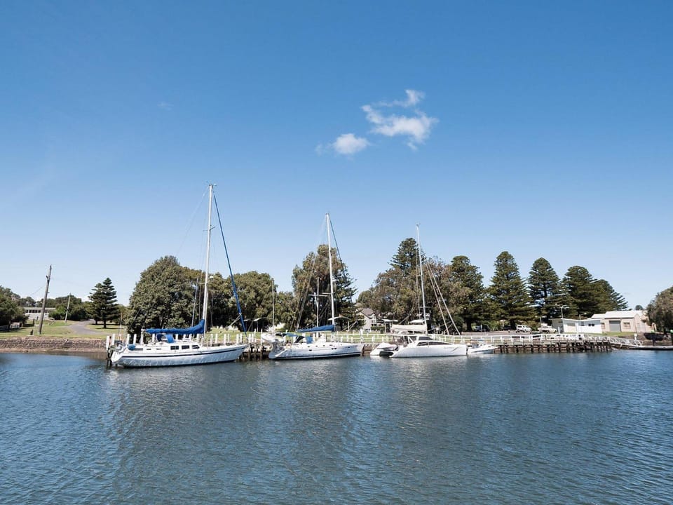Spinnakers Waterfront House in Port Fairy
