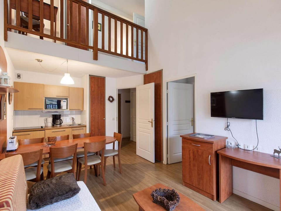 Charmant Duplex T3 avec Terrasse, Piscine, Salle de Fitness et Parking à La Mongie - FR-1-404-213 Apartment in Aragon