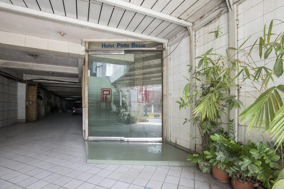 Facade/entrance