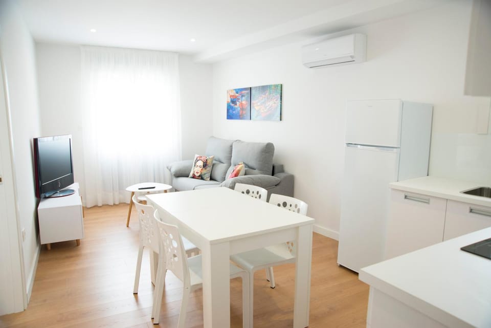 L2 Apartamento O Grove Centro 2 hab con Aire Ac Parking Apartment in O Salnés