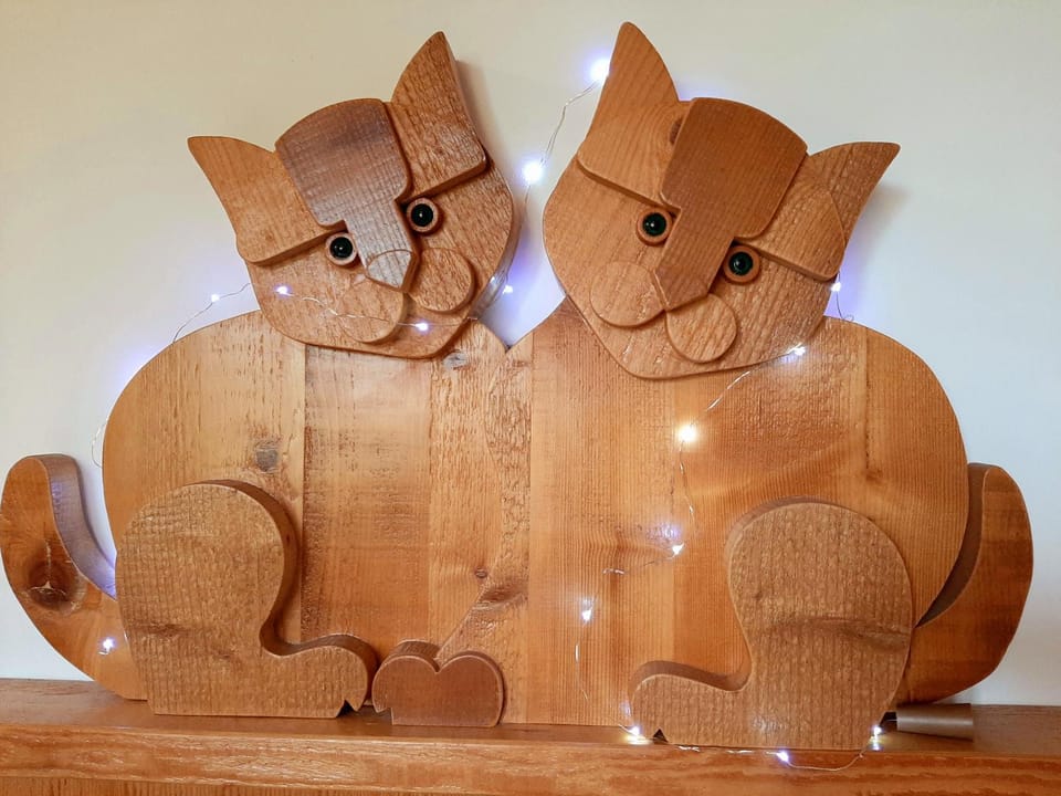 Restaurant/places to eat, Decorative detail, Logo/Certificate/Sign, Bedroom, Facility for disabled guests