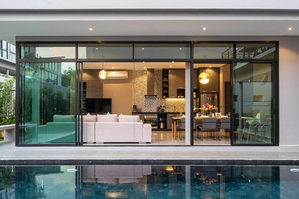 Swimming pool, Swimming pool