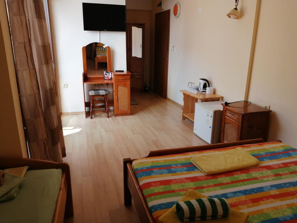 TV and multimedia, Living room, Photo of the whole room, Sea view