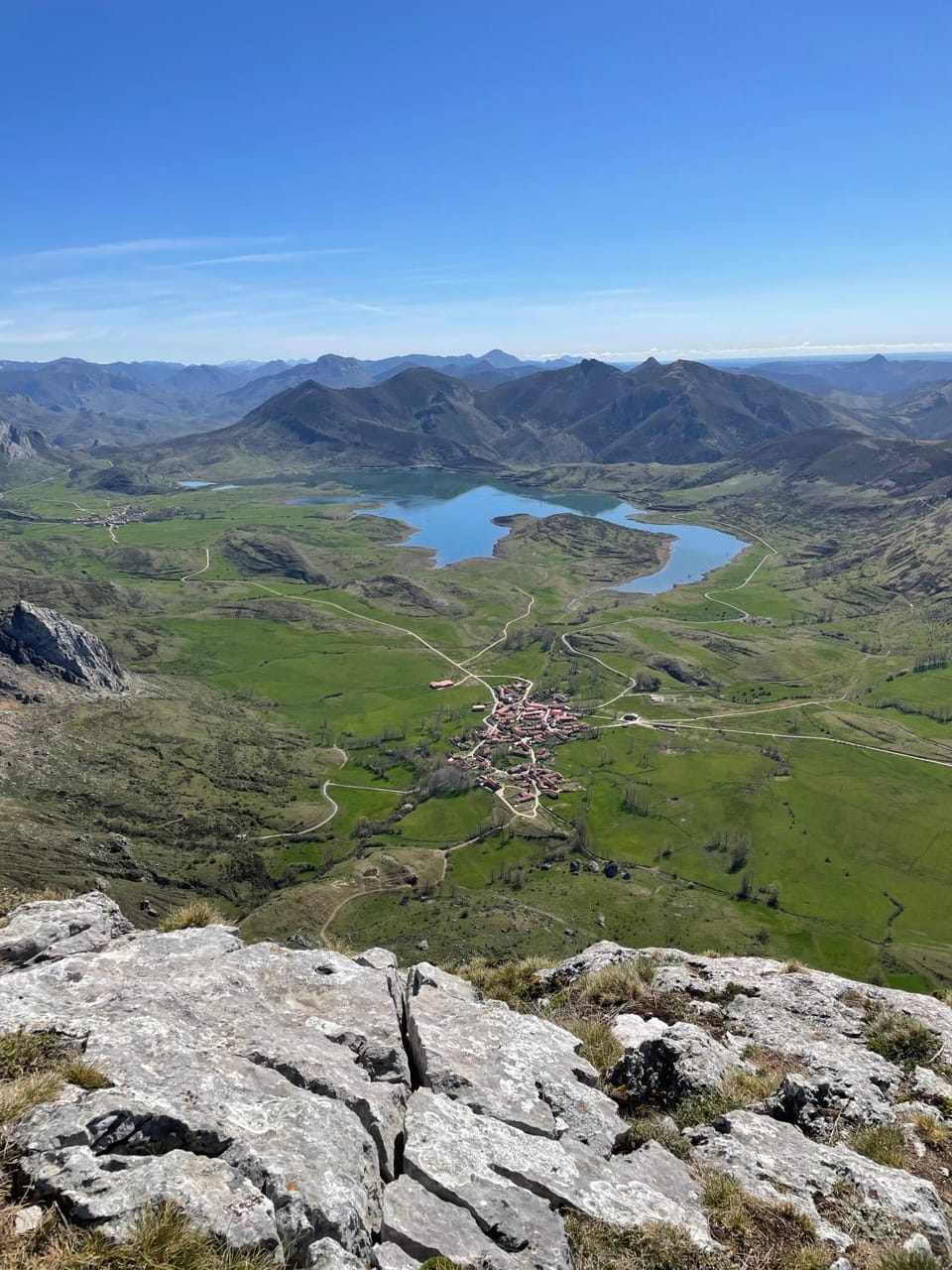 Off site, Natural landscape, Bird's eye view, Lake view, Mountain view
