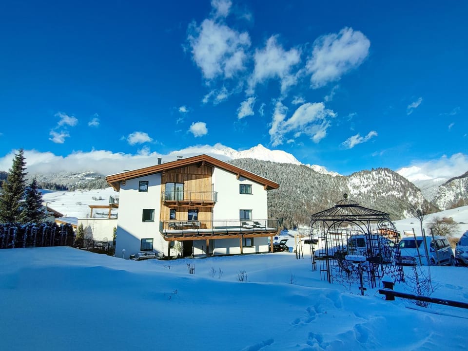 Property building, View (from property/room)