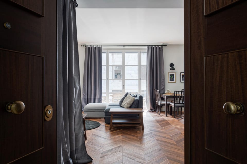 Living room, Seating area