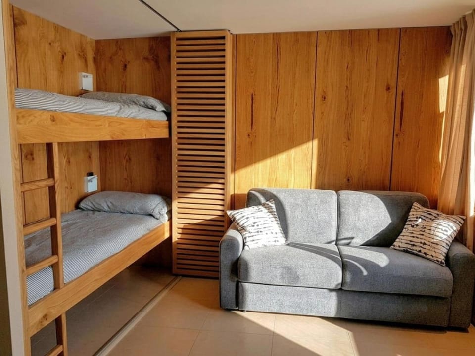 Bed, Living room, bunk bed
