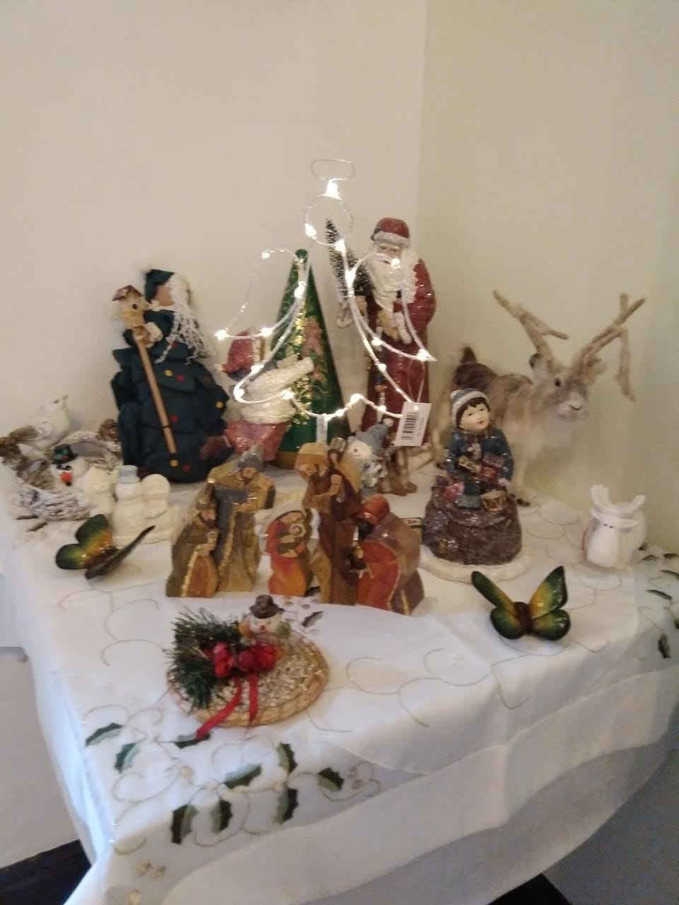 Llanwrtyd Hall B&B Angelis Holistic Retreat Bed and Breakfast in Treflys