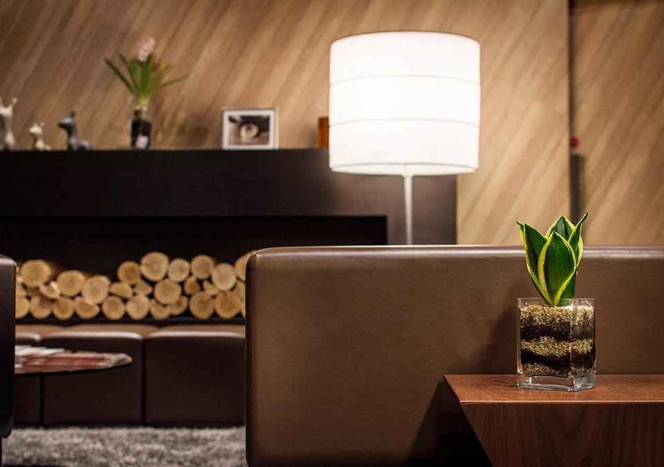 Communal lounge/ TV room, Lobby or reception