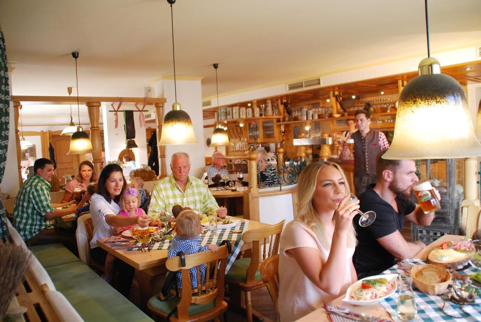 Restaurant/places to eat, People, Family