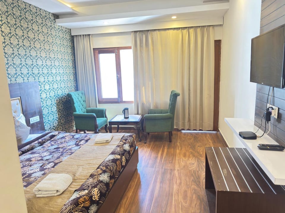 Hotel Ambika Residency Manali Hotel in Manali