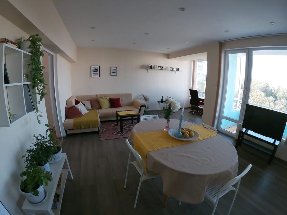 Living room, Seating area, Dining area