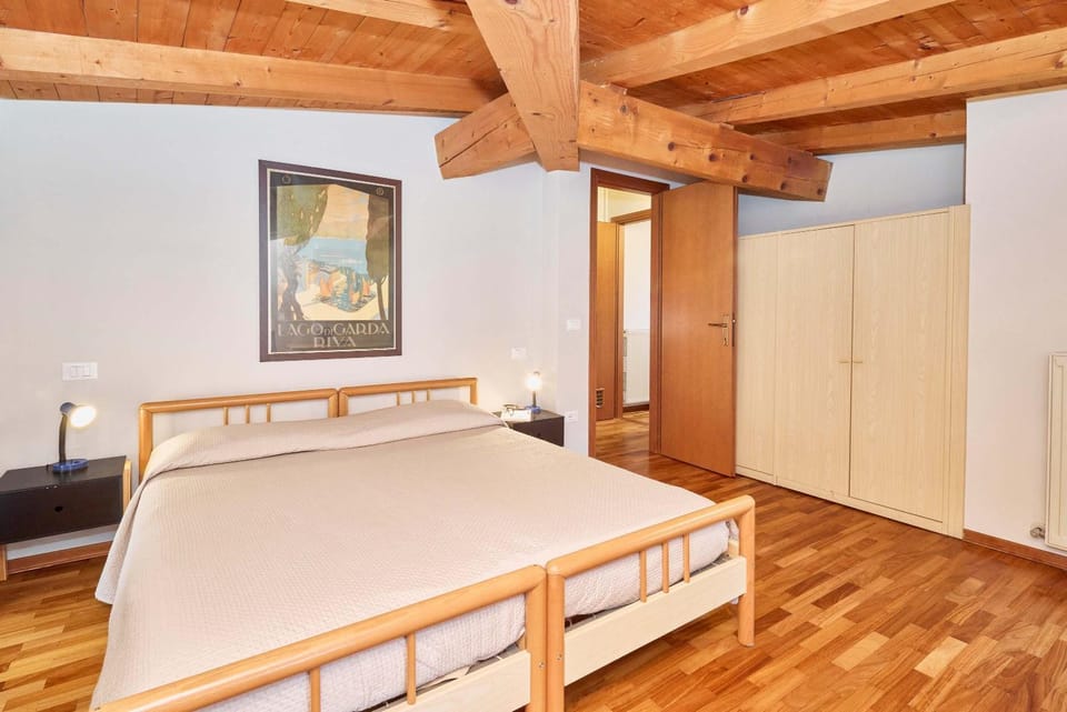 Al Lago Apartments Apartment in Riva del Garda