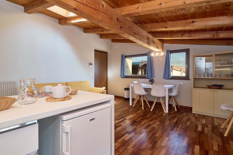 Al Lago Apartments Apartment in Riva del Garda