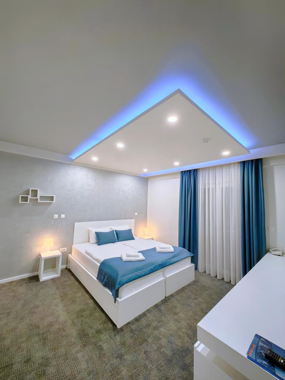 Bed, Photo of the whole room