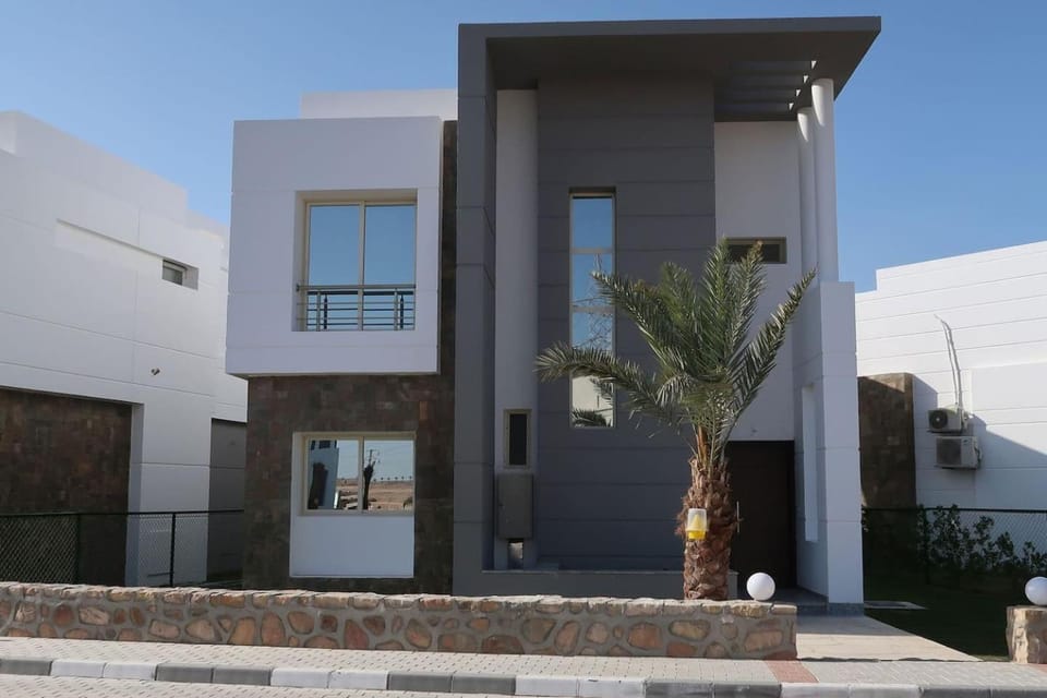 Property building, Facade/entrance