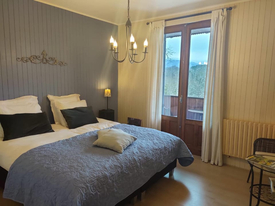 Bed, View (from property/room), Balcony/Terrace