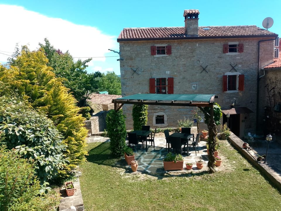 al Merlo Olivo, rural istrian house Bed and Breakfast in Istria County