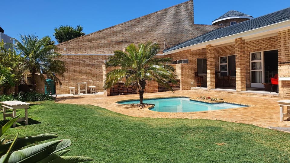 Garden, Swimming pool