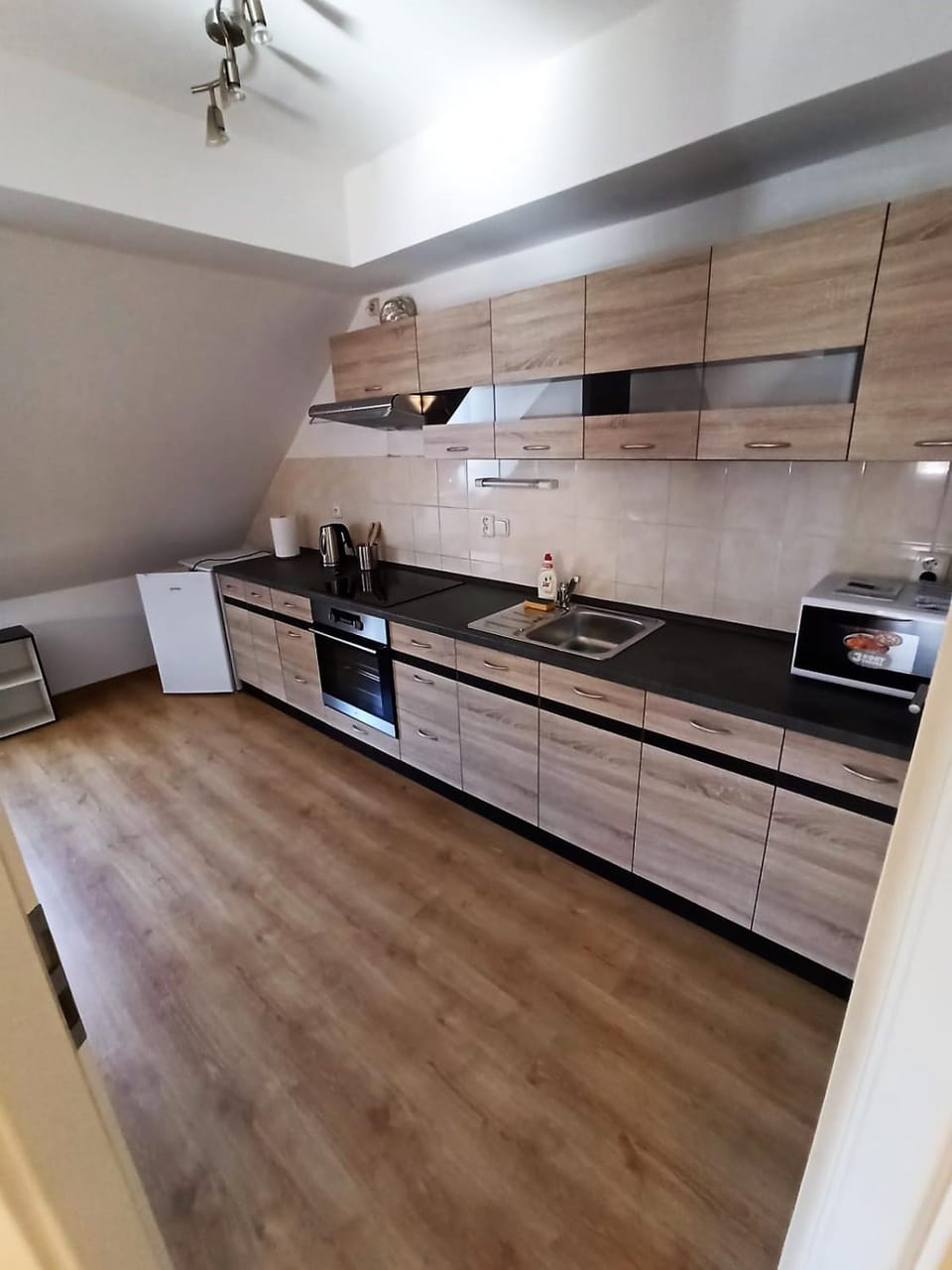 Kitchen or kitchenette, Communal kitchen