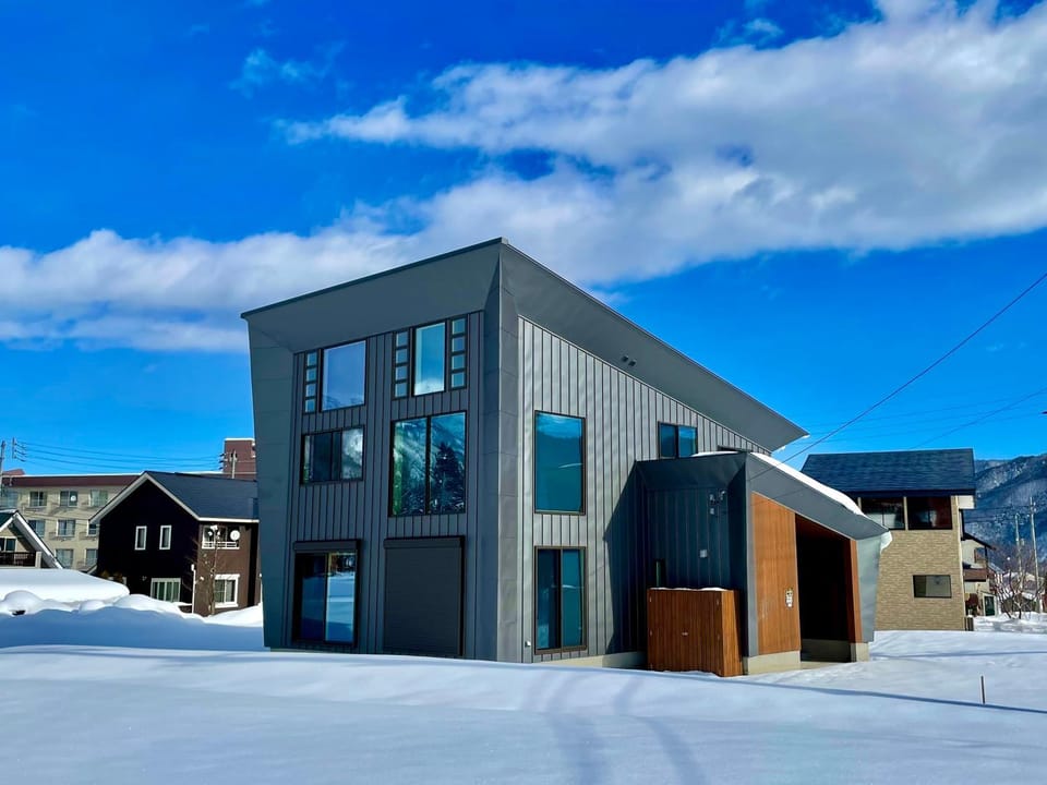 Property building, Natural landscape, Winter