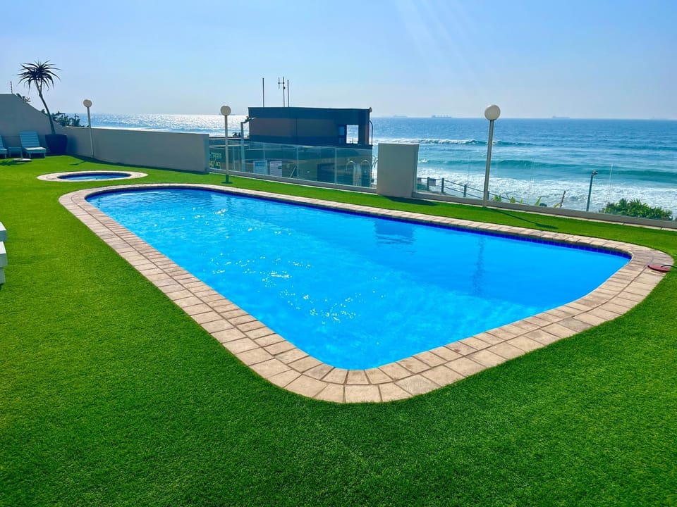 Pool view, Sea view, Swimming pool, sunbed