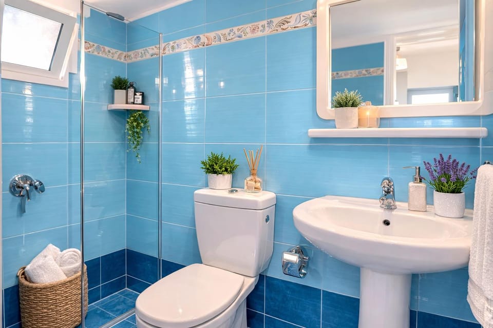 Shower, Toilet, Bathroom