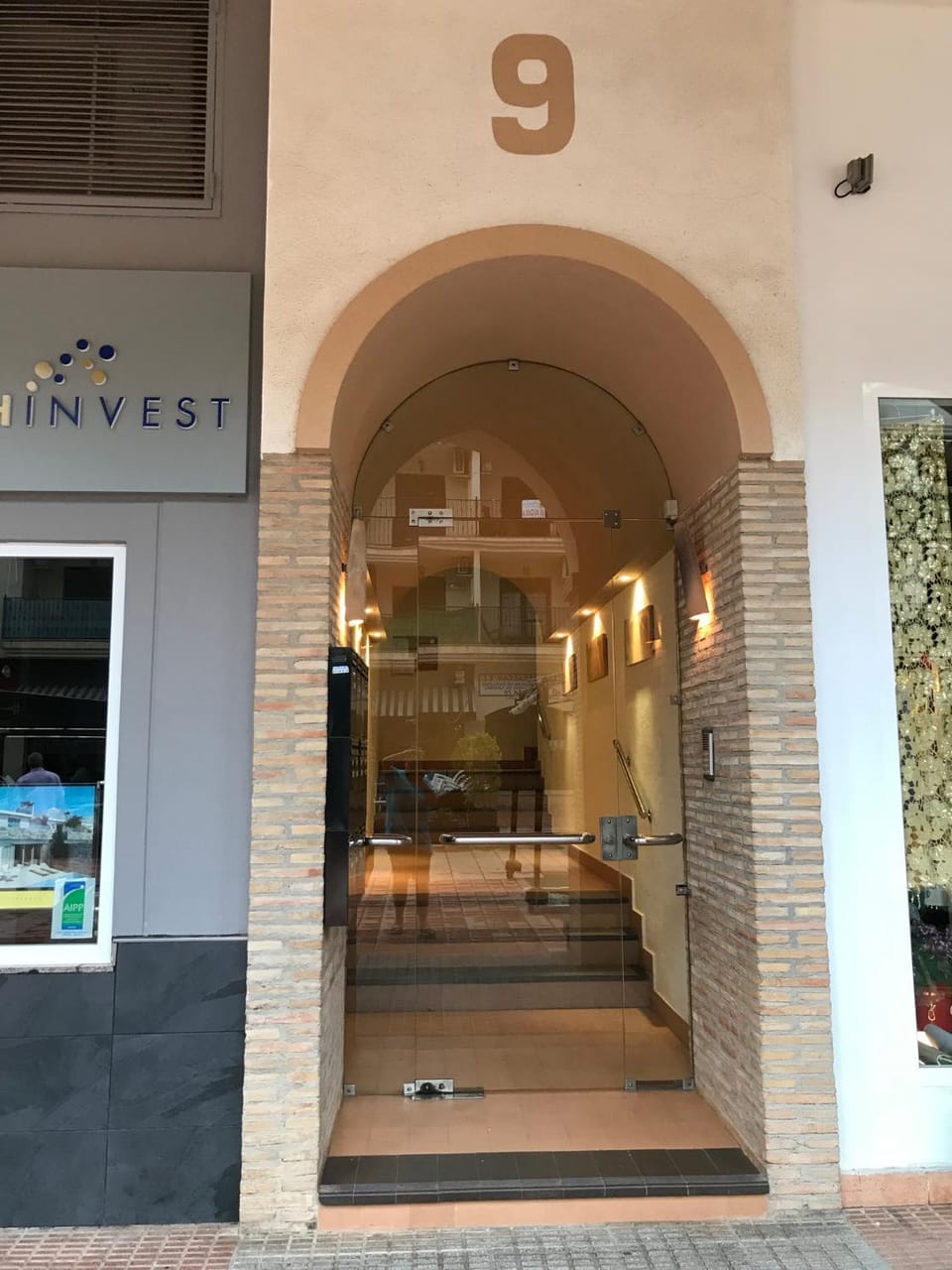 Facade/entrance