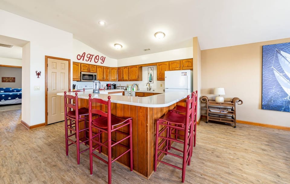 Smooth Sailing - Nags Head MP 10, Oceanfront, Ocean View, Pool, Hot Tub, Pets OK, Flex Stays House in Kill Devil Hills