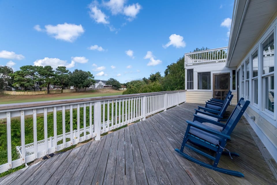 Show Boat - Kitty Hawk MP 2.5, Pool, Hot Tub, Rec Room, Pool Table, Golf Course Views House in Kitty Hawk