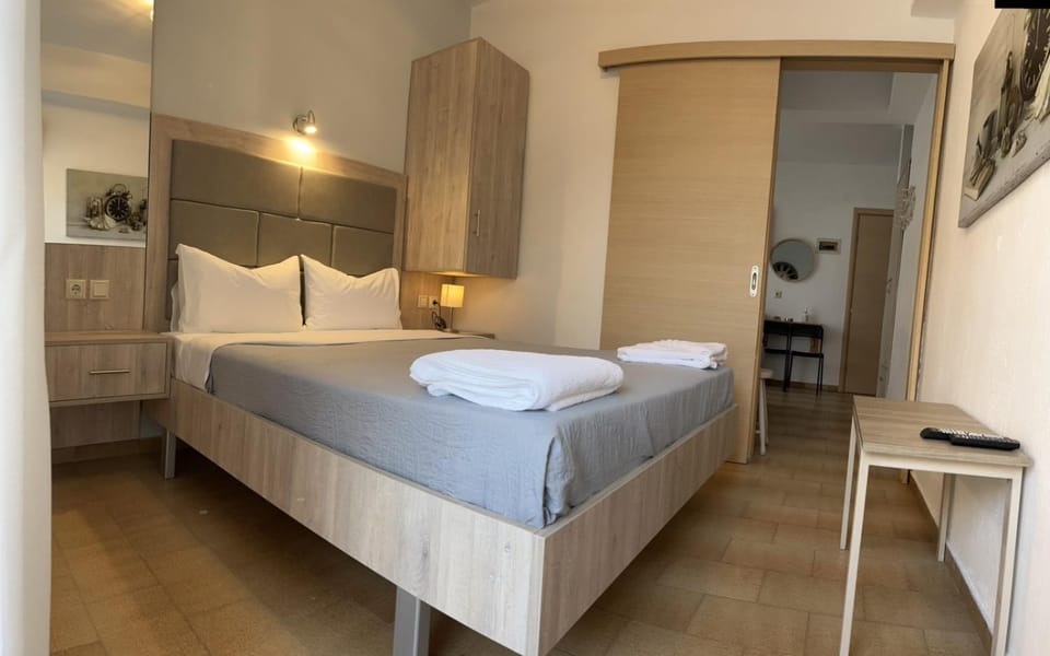 Bed, Bedroom, towels, wardrobe