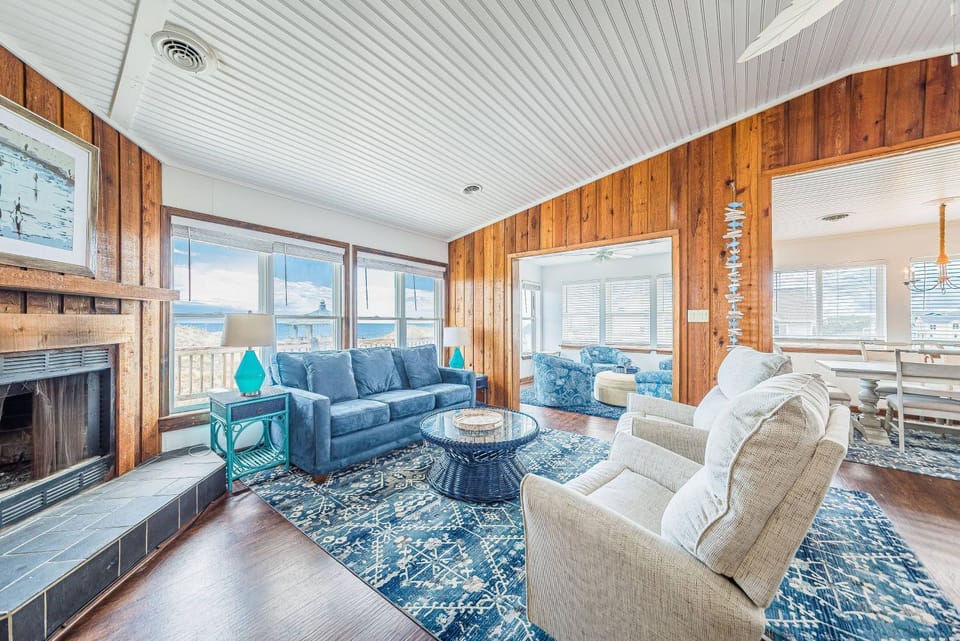 August Rush - Corolla, Whalehead, Oceanfront, Elevator, Pool Table, Dunetop Deck, Pets OK House in Corolla