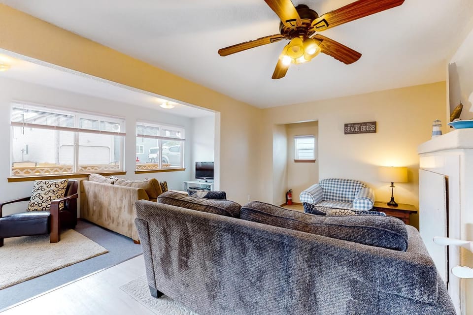 Our Happy Place House in Rockaway Beach