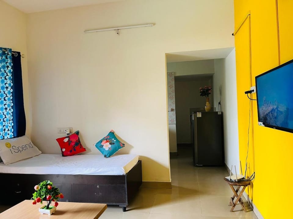 TV and multimedia, Living room, Evening entertainment, Bedroom