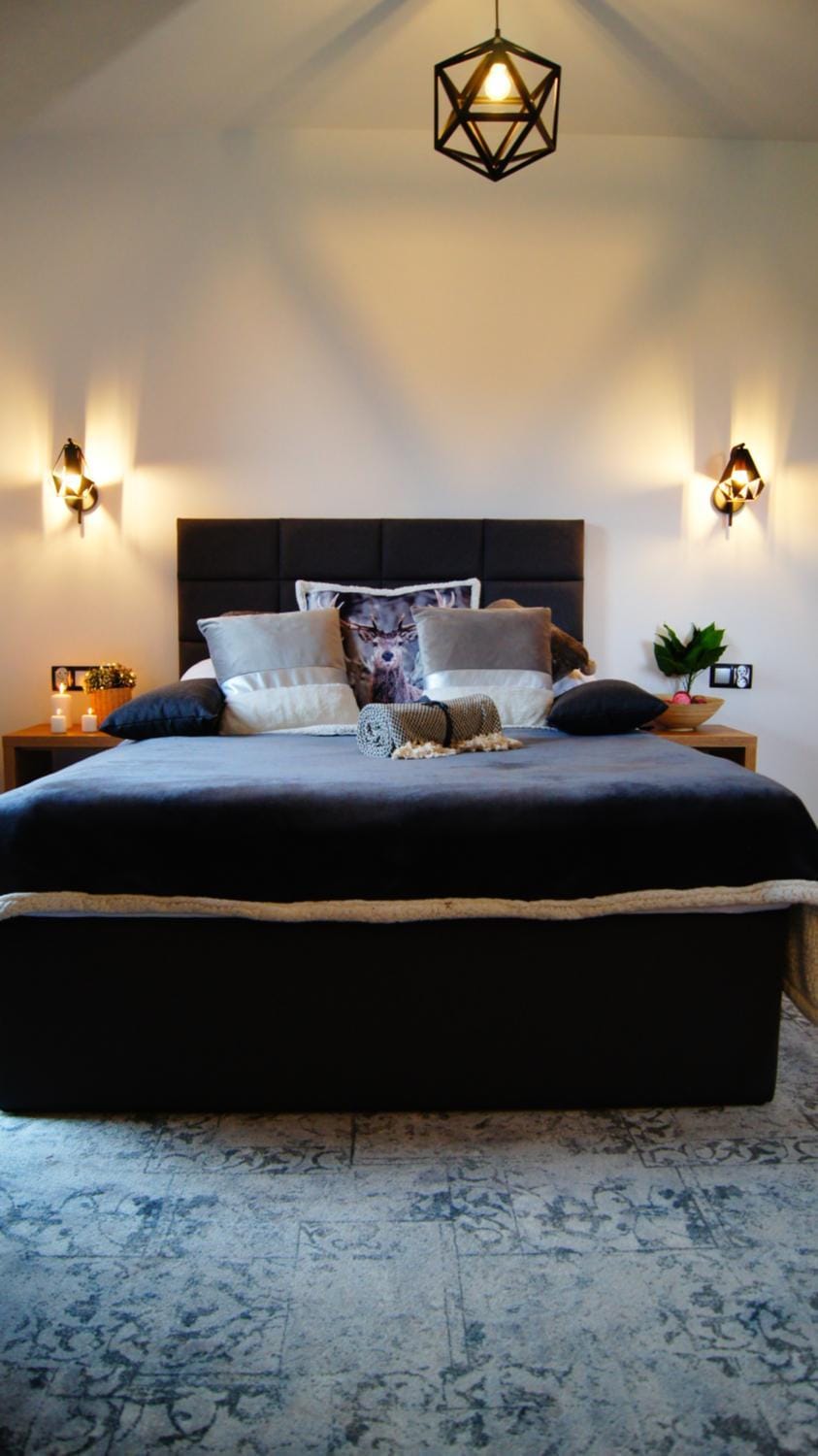 Bed, Photo of the whole room, Bedroom