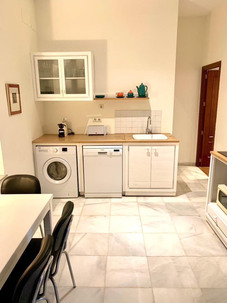 Kitchen or kitchenette