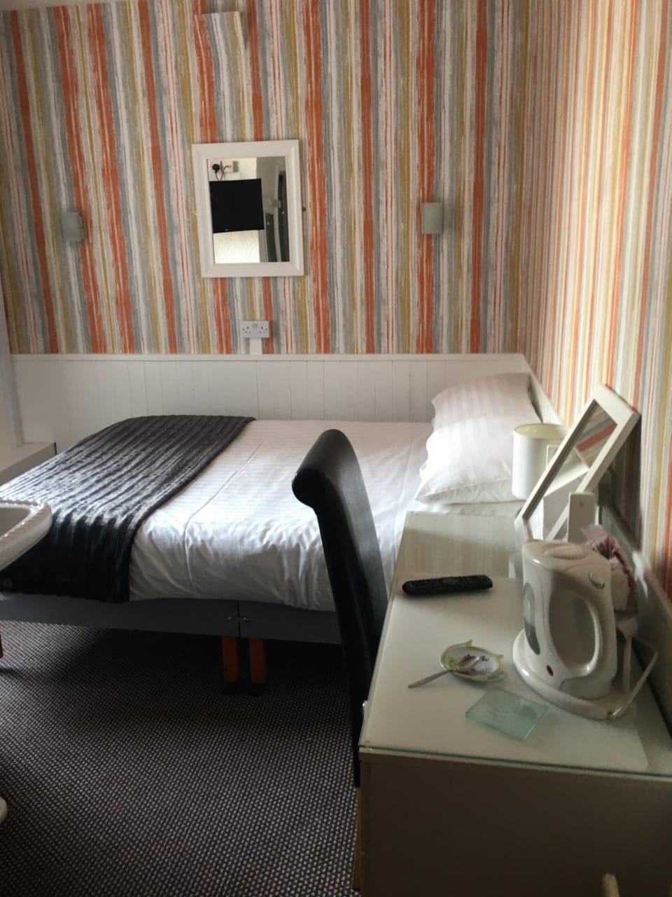 Bed, Coffee/tea facilities, Photo of the whole room, Bedroom