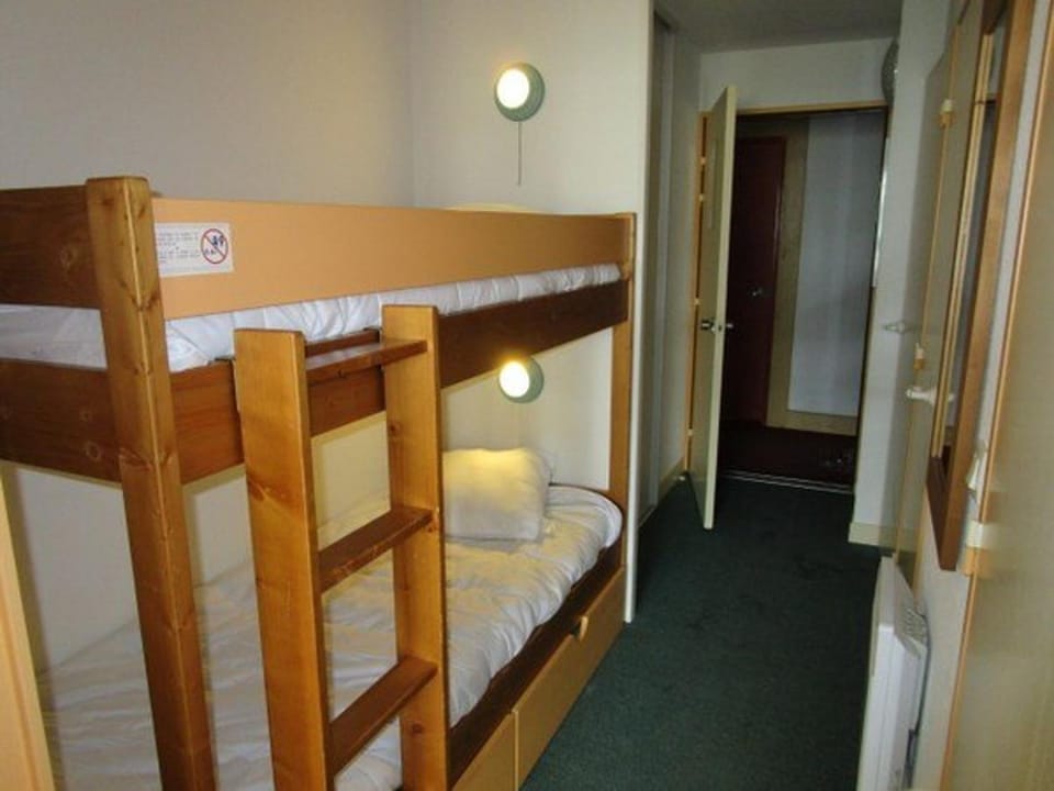 Studio cabine 4 pers, balcon sud, pied des pistes, Grand Tourmalet - Bagnères-de-Bigorre - FR-1-404-211 Cabin in Aragon