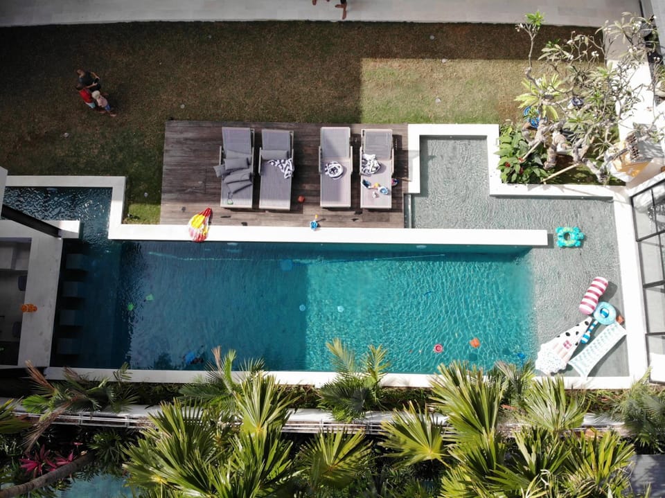 Villa MOSAIC - Stunning Designed Spacious Villa - Center Canggu Villa in North Kuta
