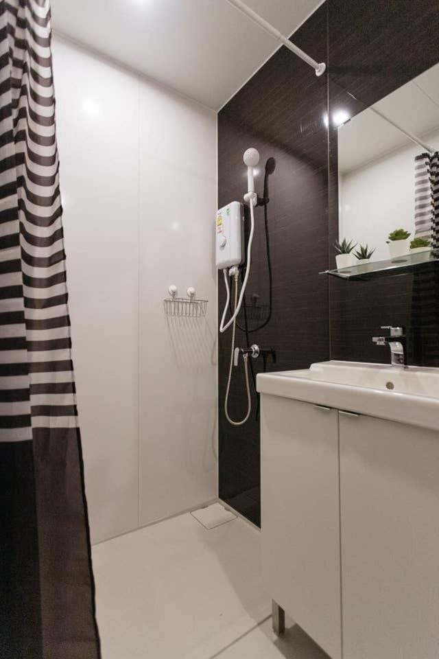 U3 Large 2 Bedroom Full kitchen near BTS Udomsuk Apartment in Bangkok