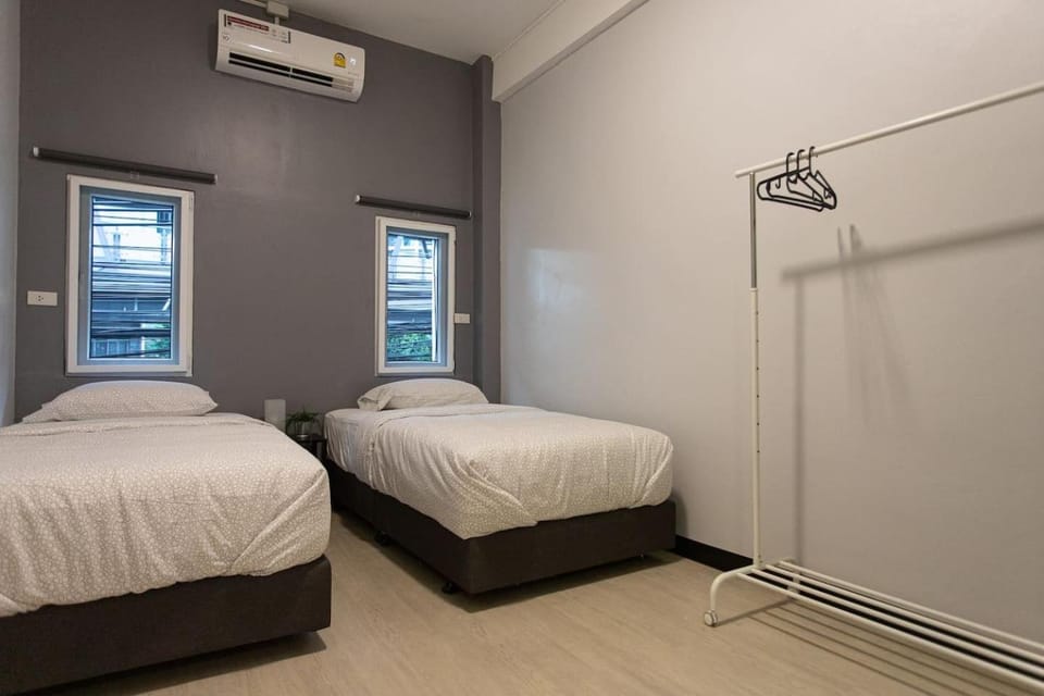 U2 Large 2 Bedrooms 100m to BTS station Apartment in Bangkok