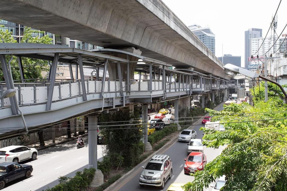 U2 Large 2 Bedrooms 100m to BTS station Apartment in Bangkok