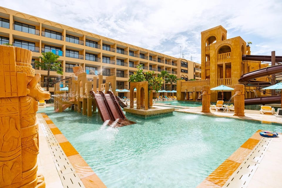 Property building, Swimming pool
