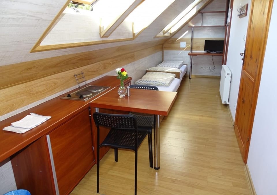 TV and multimedia, Kitchen or kitchenette, Photo of the whole room