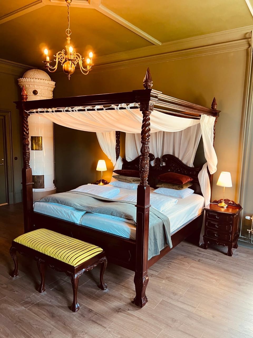 Bed, Bedroom