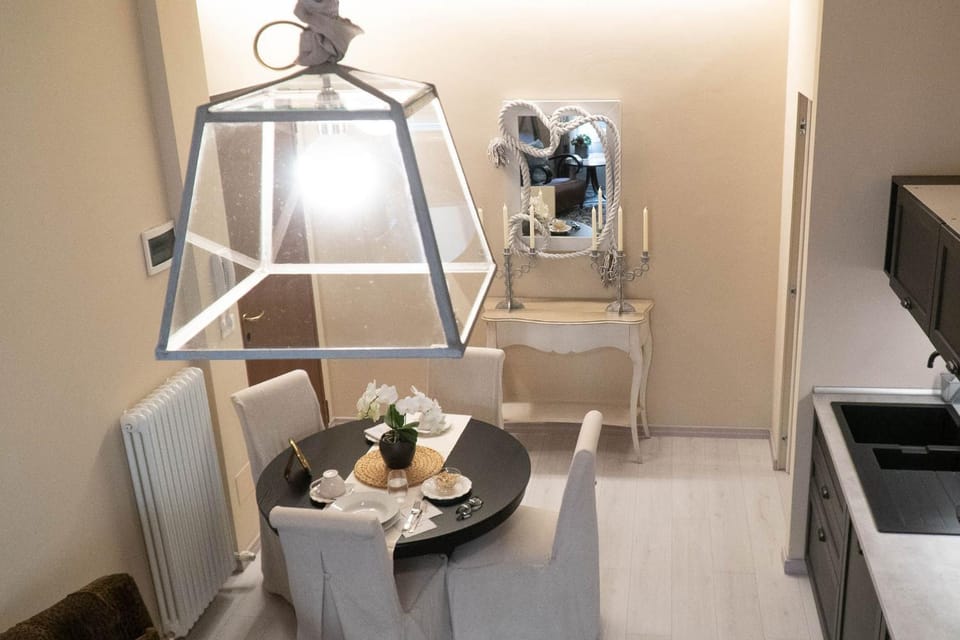 Kitchen or kitchenette, Food and drinks, Photo of the whole room, Dining area, Food, Lunch, Dinner