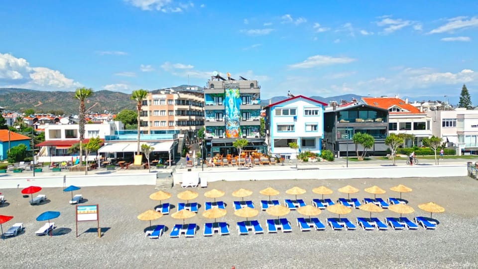 Property building, Bird's eye view, Beach, Sea view, Parking, sunbed