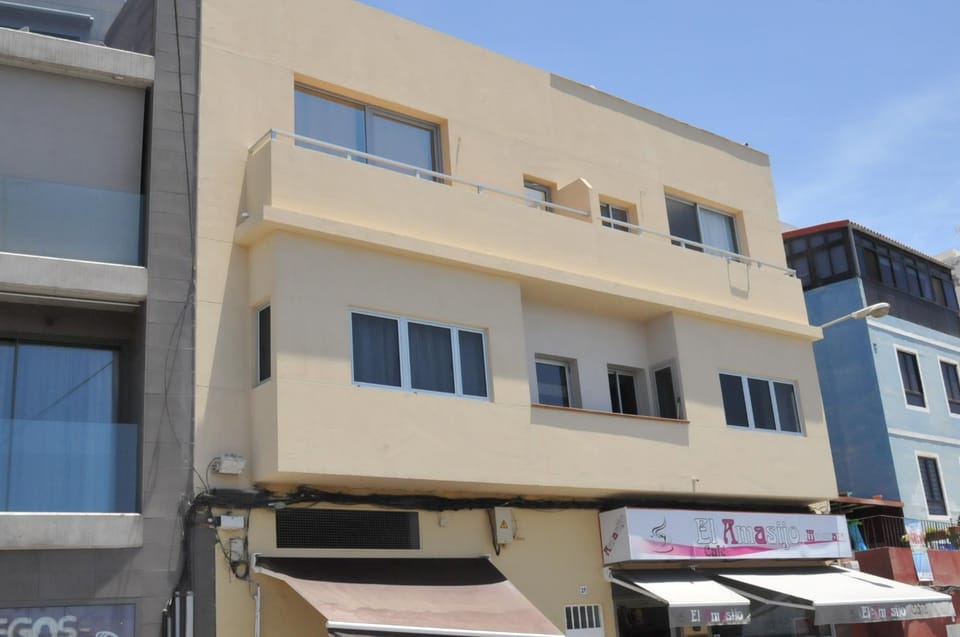 Property building, Facade/entrance, Off site